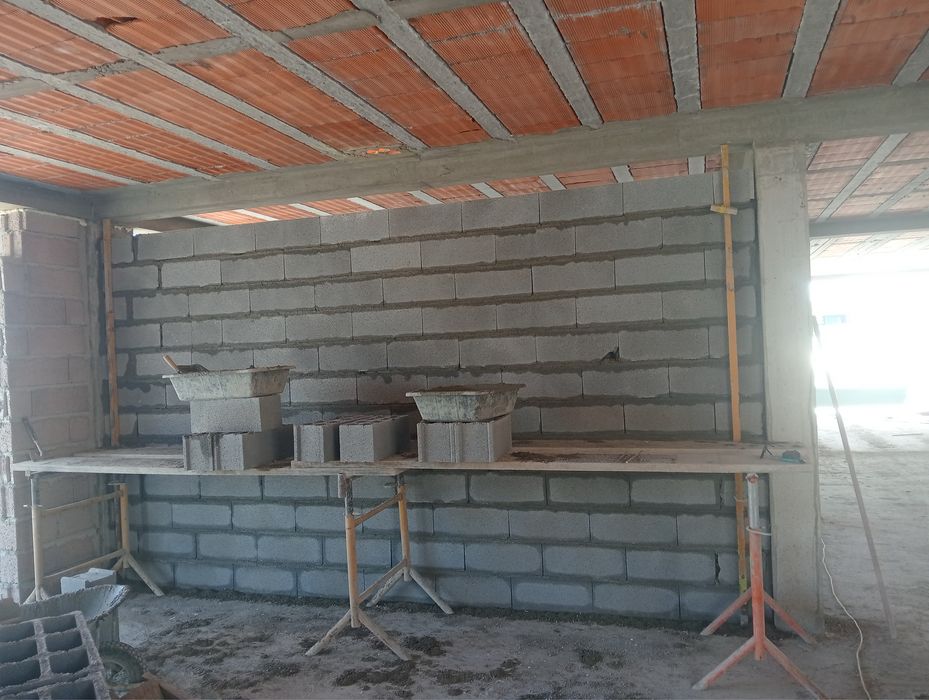 Serviços de trolha  remodelaçoes e construção