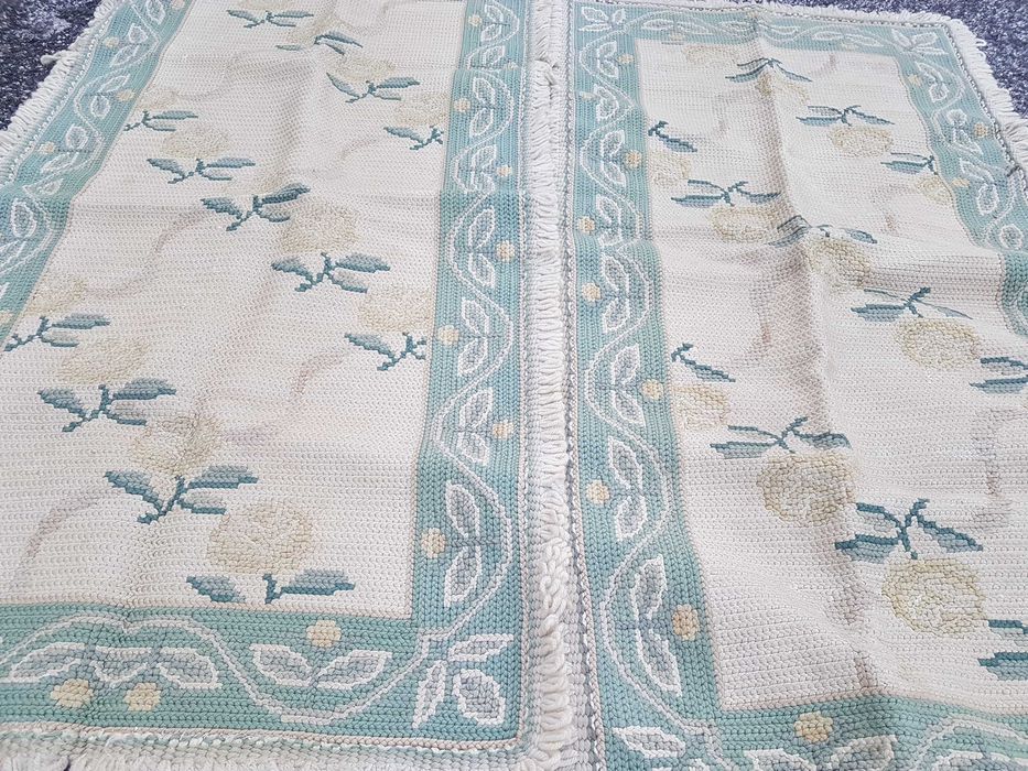 Conjunto tapetes Arraiolos quarto