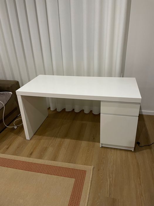 Secretária branca MALM