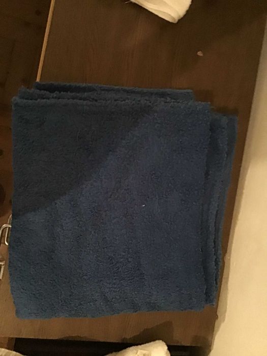 toalha de banho azul