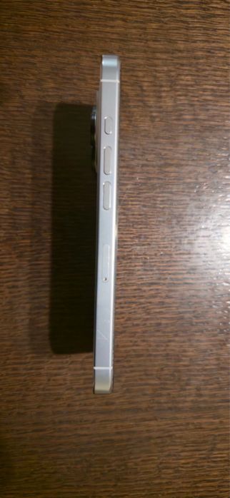 Sprzedam iPhone 16 PRO! :)