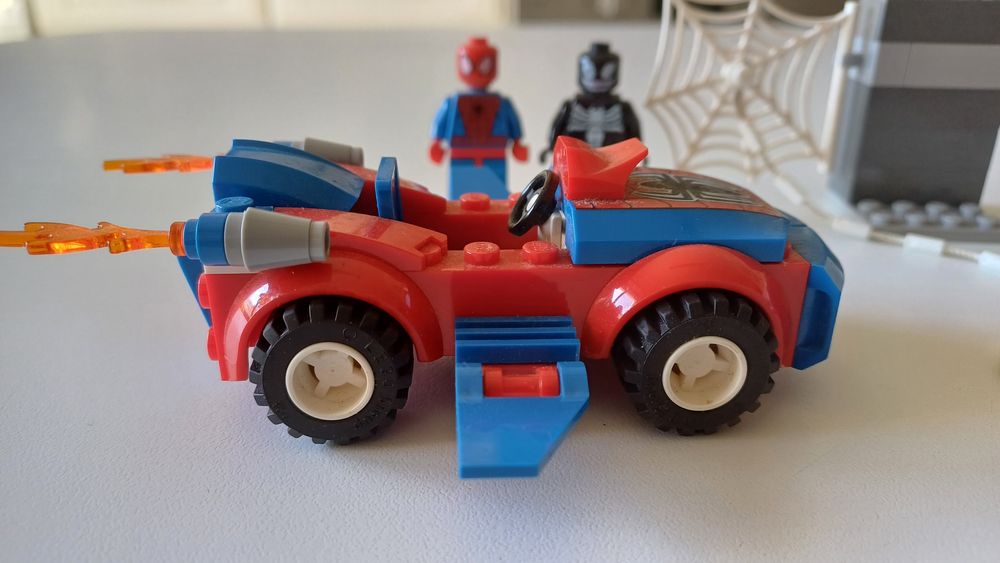 LEGO Juniors 10665 – Marvel Spider-Man vs Venom (Com Manual e Figuras)