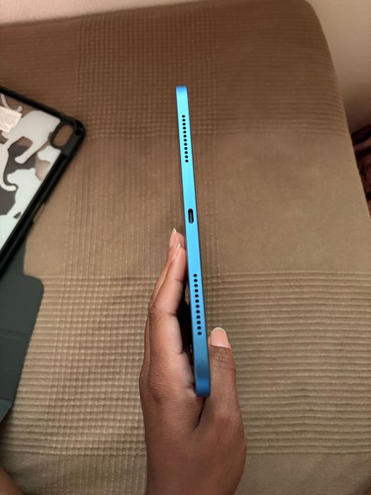 Apple iPad 11'' 2025 - 128GB - Wi-Fi - Azul