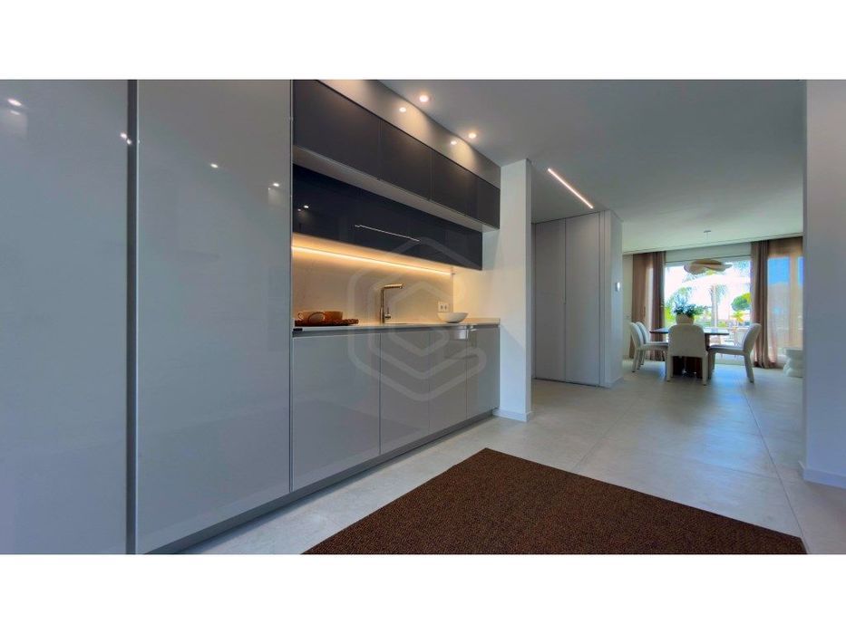 Moradia T3 de Design Moderno e Funcional em Empreendimento de Luxo ...