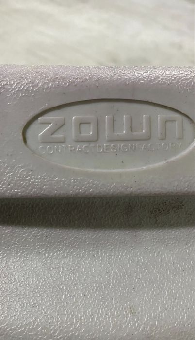 Cadeiras ZOWN - 100uni