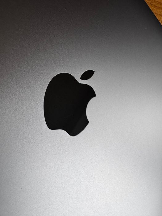 MacBook Air 13,3" 2020 rok Intel i5 8gb ram 512 gb ssd stan jak nowy