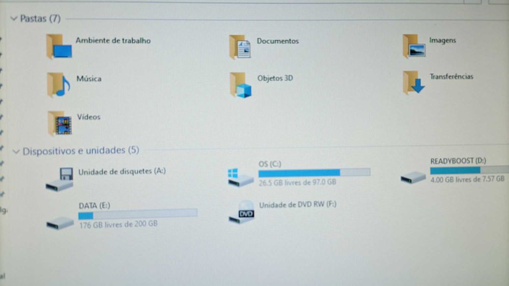 Desktop AMD com ASUS/1GD5 AMD Radeon HD 5770