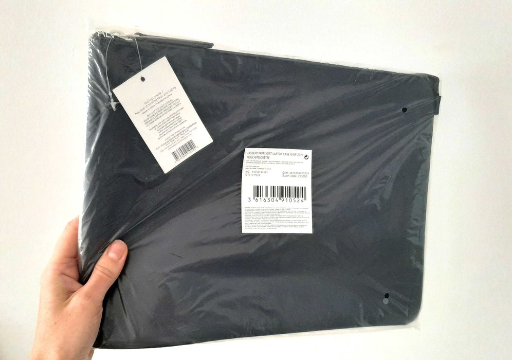 nowe etui torebka saszetka na prezent płaska kosmetyczka z metką