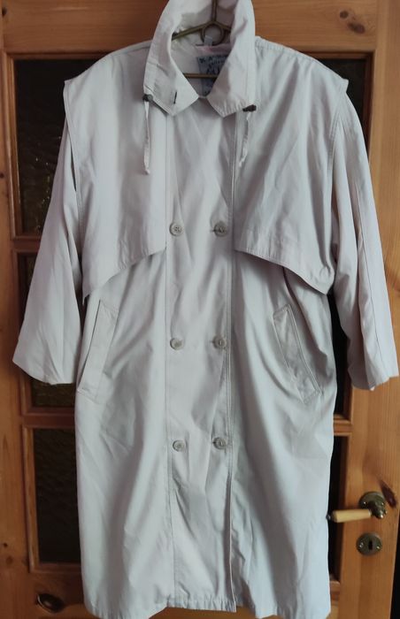 Luźny płaszcz prochowiec trencz z czasów PRL-u Vintage