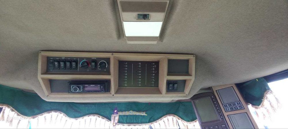 Комбайн John Deere 9560I STS