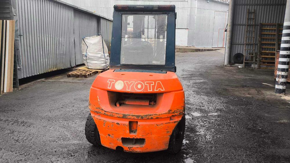 Навантажувач вилковий toyota geneo 35. 02-FD35