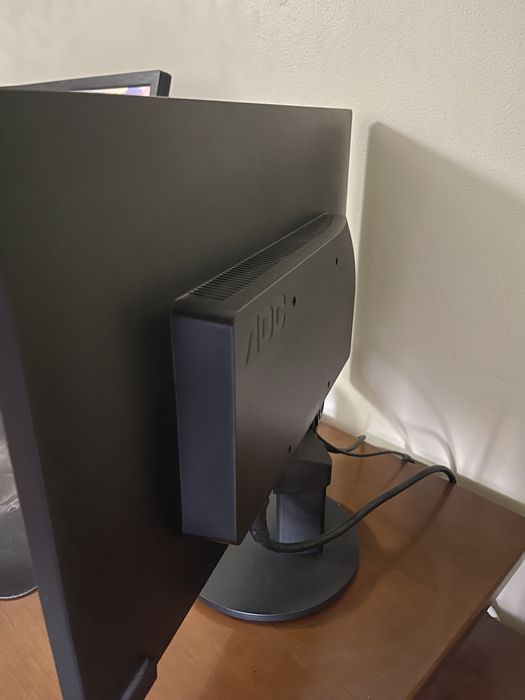 Monitor AOC 19’.
