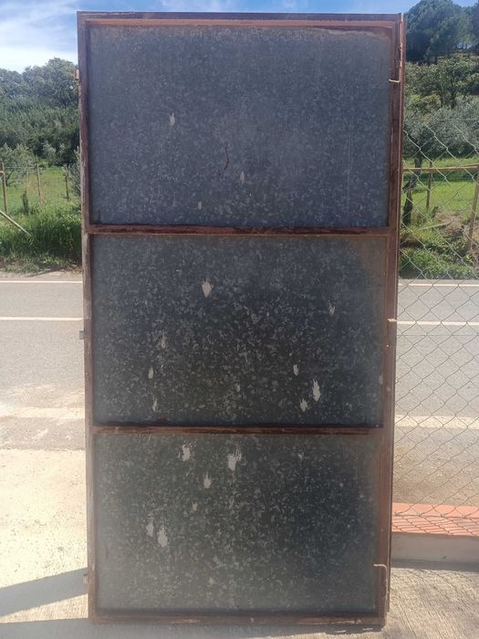 Portão metálico robusto 1.96x2.00m