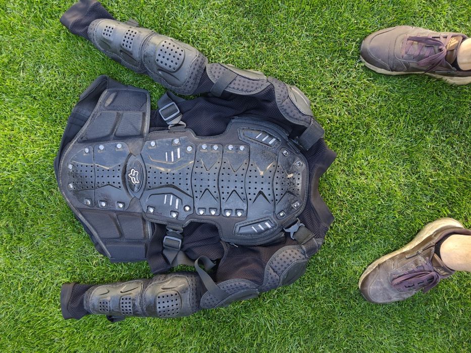 Zbroja jacket FOX TITAN PRO L