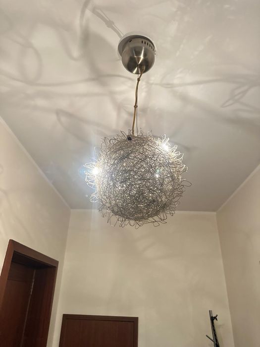 Três  candeeiros de teto