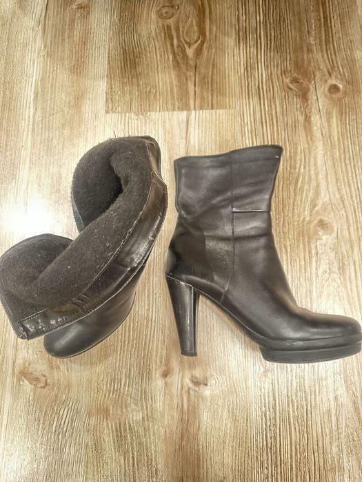 Віідам жіночу та чоловічу обувь