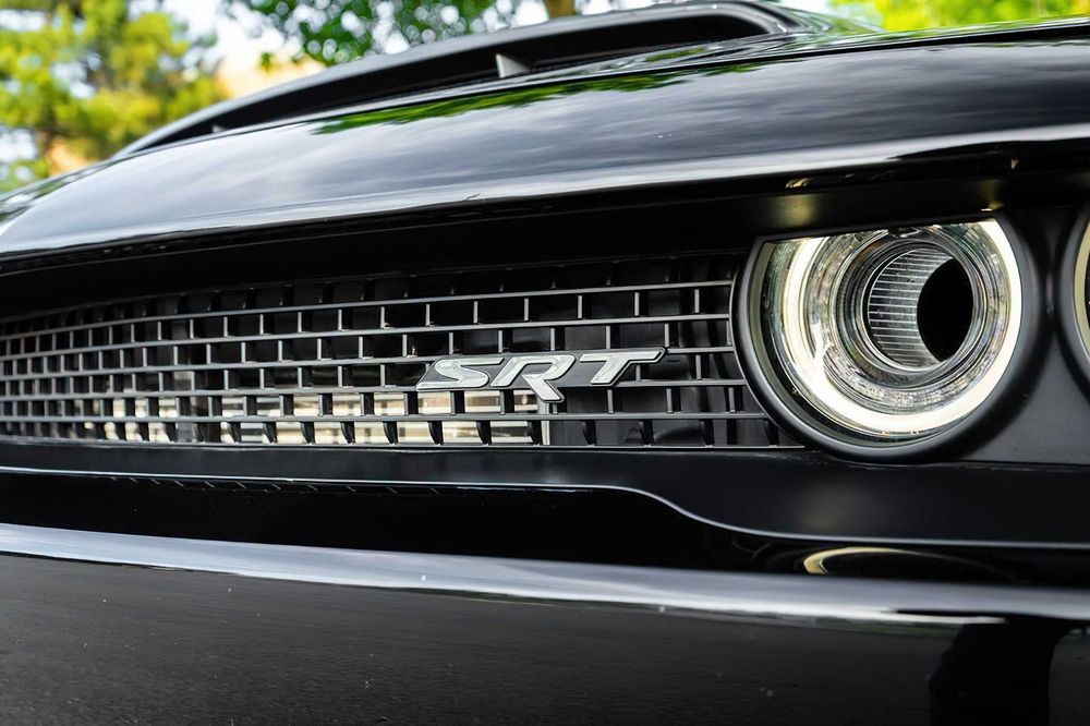 Dodge Challenger SRT Hellcat      2017