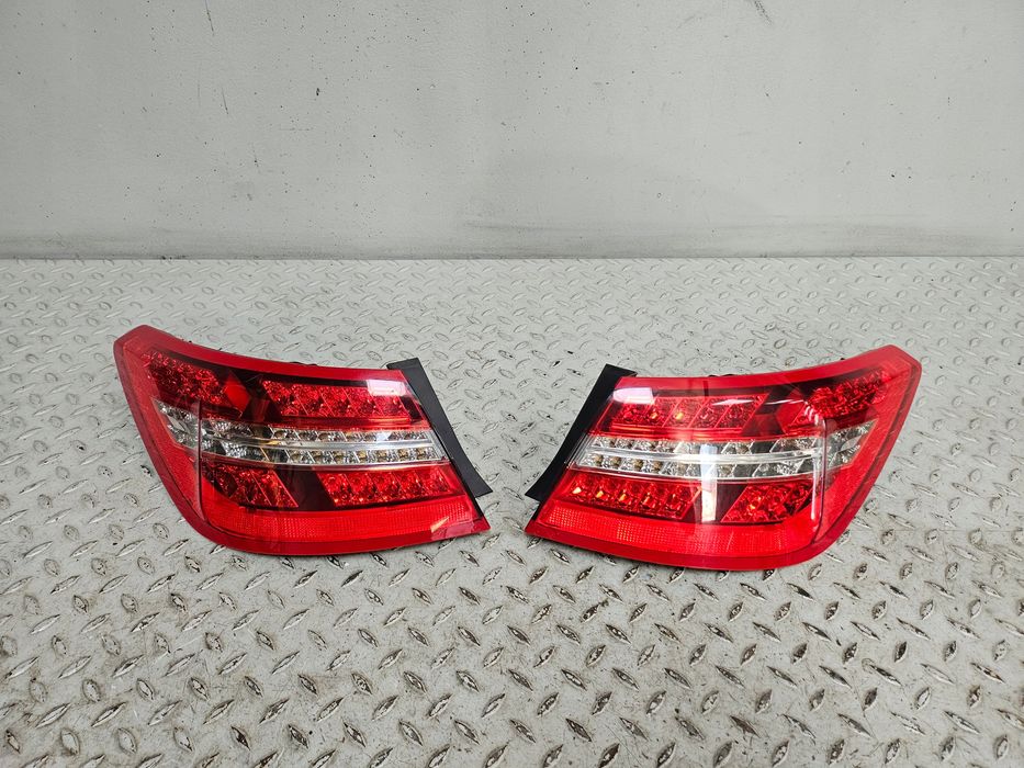 mercedes w207 e klasa coupe lampa reflektor lewa a2079060158 europa ładna