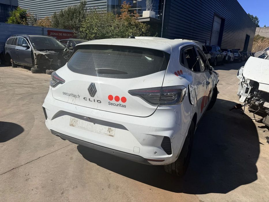 RENAULT CLIO V 1.5 DCI DE 2025 EM FIM DE VIDA (CENTRO DE ABATE)