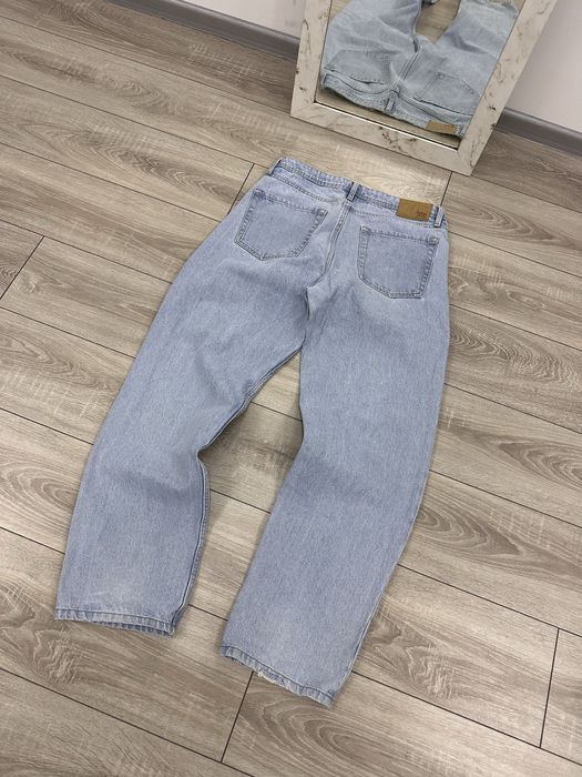 Мужские базовые светлые широкие джинсы