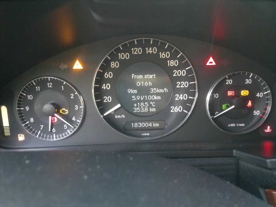 Mercedes W211 lift  E200.  drogi bo musi