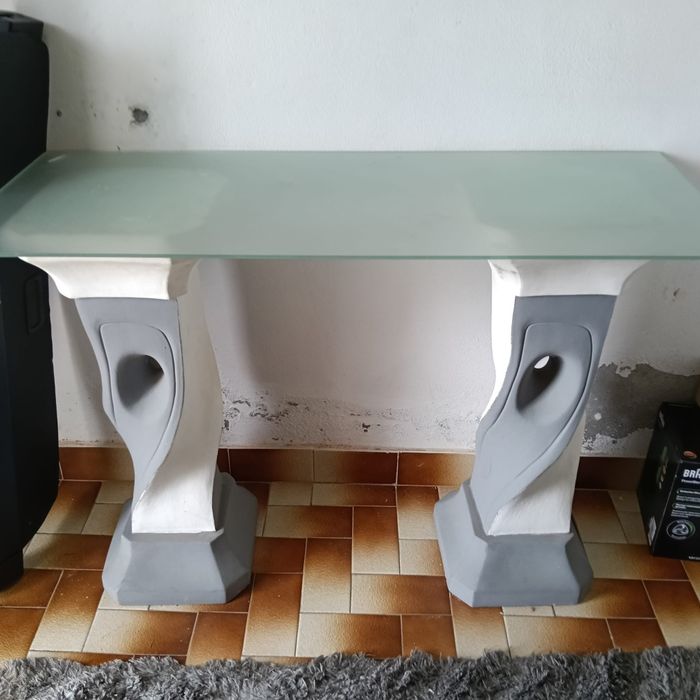 Colunas com tampo de vidro