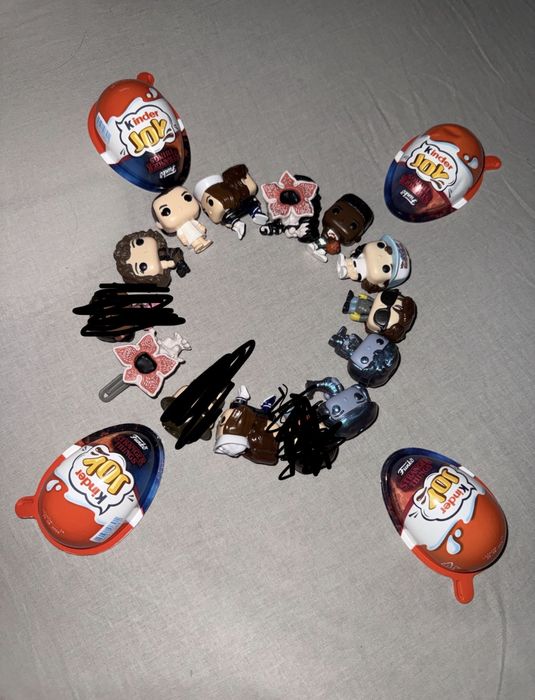 фігурки stranger things/дивні дива з kinder joy
