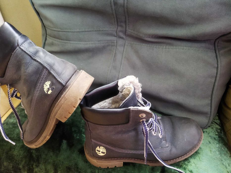 Продаются женские, зимние ботинки "Timberland".