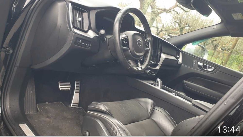 Volvo XC60 II R-Design Híbrido Plugin (NACIONAL) Trabalha e anda