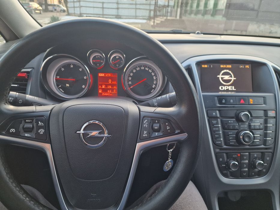 Opel Astra J 2013 1.7