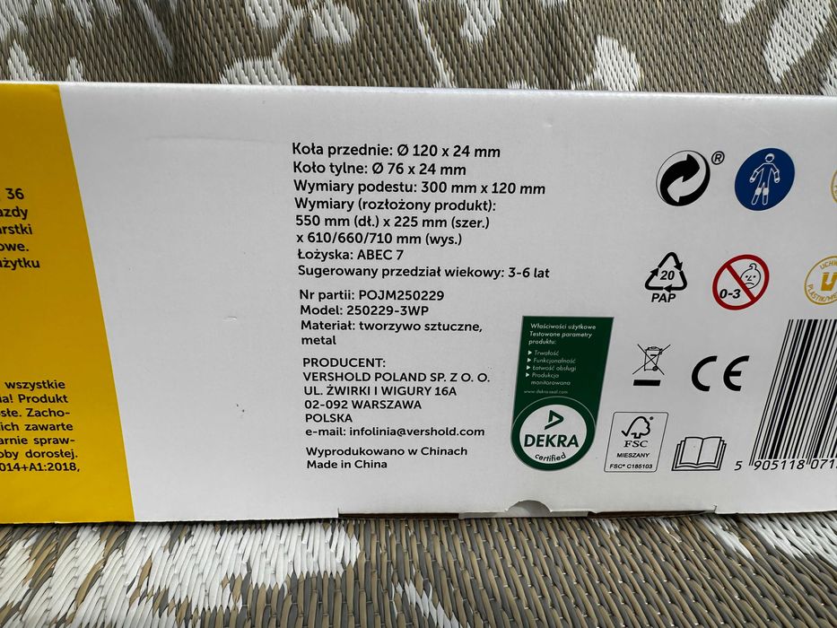 Playground Hulajnoga turkusowa ze światełkami LED