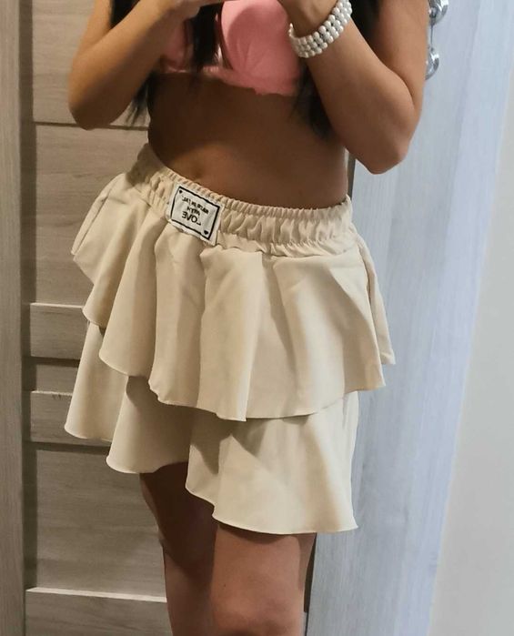 Spódnica mini falbany Uni beż krem Italy Moda