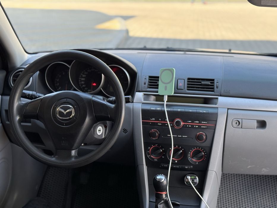 Mazda 3 2004рік 1.4бензие