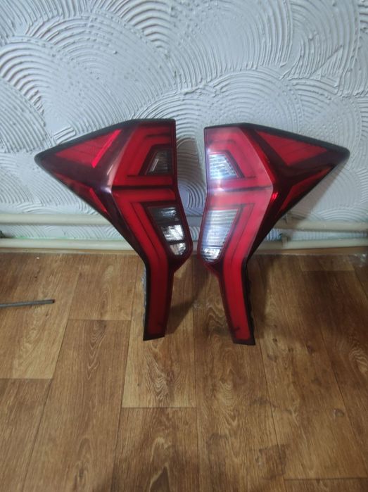 Задні фонарі mitsubishi padjero sport 3 21рік