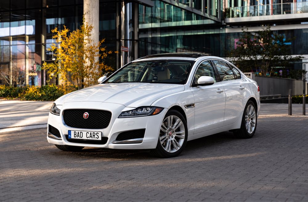 Wynajem Jaguar XF 3.0 V6 - wypożyczalnia samochodów ..