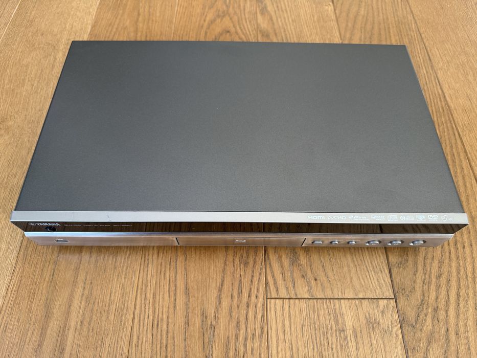 odtwarzacz DVD blu ray Yamaha BD-S667 plus pilot
