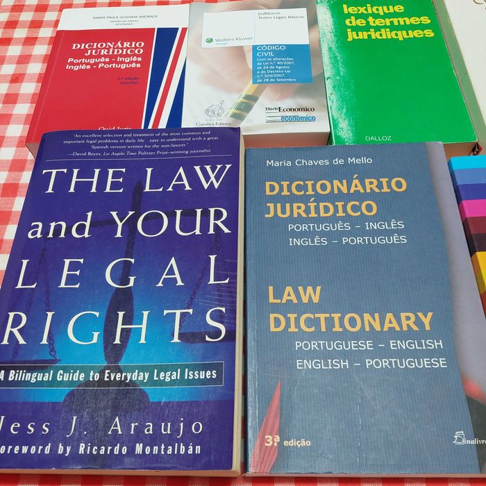 Dicionários jurídicos e outros livros Direito 35 euros o conjunto
