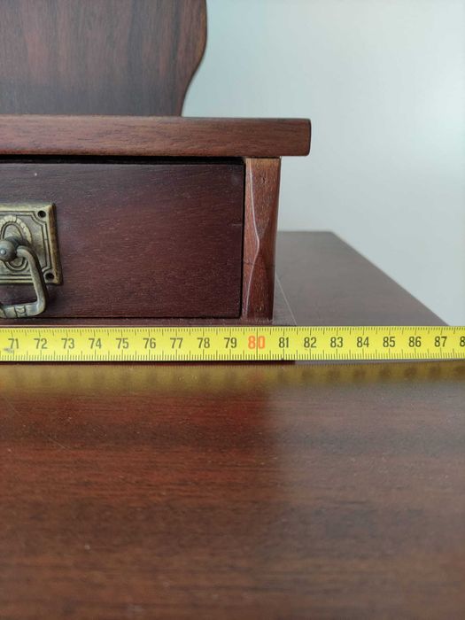 Cómoda Vintage em Madeira com Espelho Destacável – Elegância Clássica