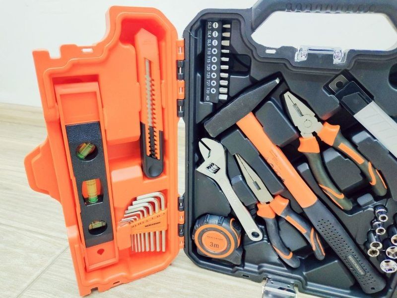 Mala de ferramentas com 57 peças