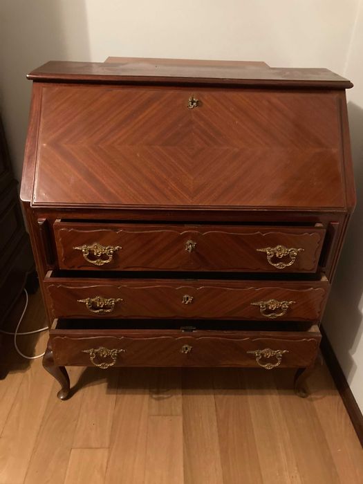 Mobiliario antigo para venda em conjunto ou como peças separadas