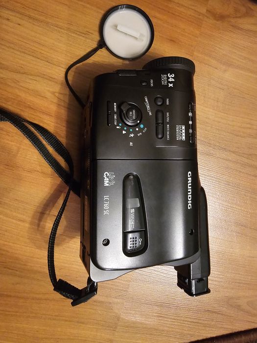 Grundig LC 760 SC kamera analogowa vhs-c