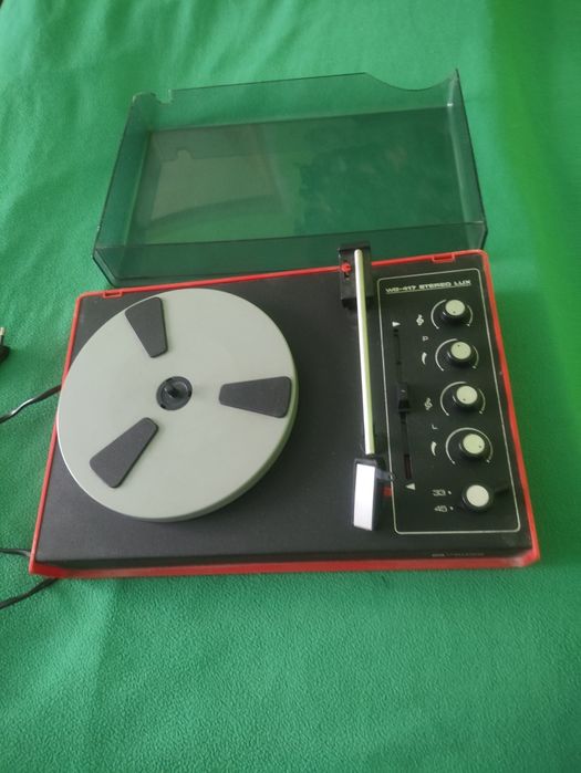Gramofon z czasów PRL-U