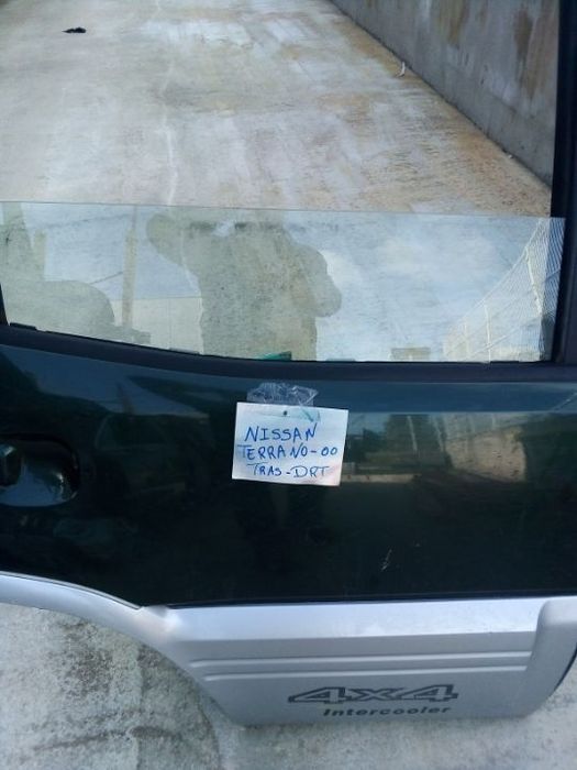 Porta tras direita Nissan Terrano 2003
