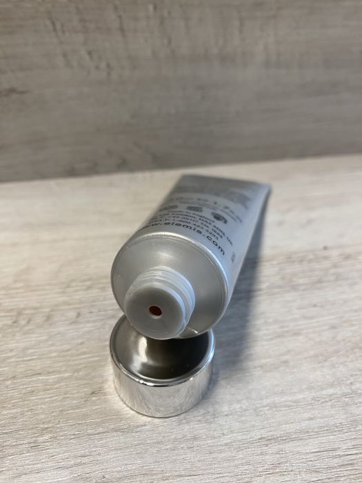 peeling enzymatyczny Elemis