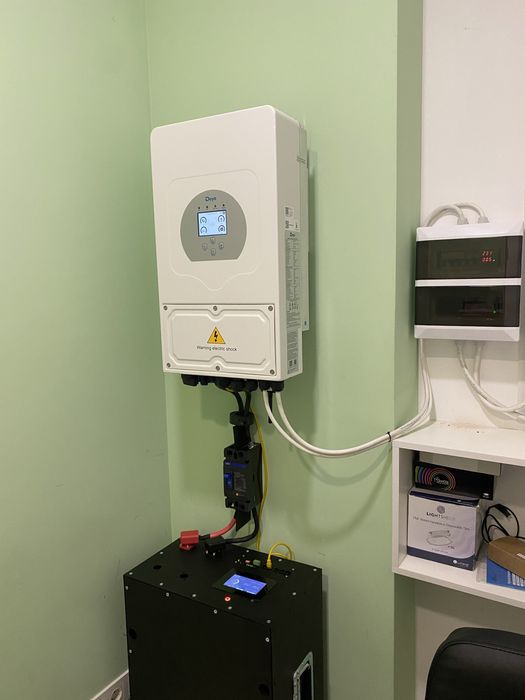 Установка солнечных,гибридных инверторов,систем бесперебойного питания