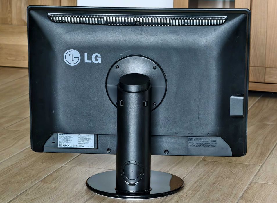 Monitor LG FLATRON W2600HP używany idealny
