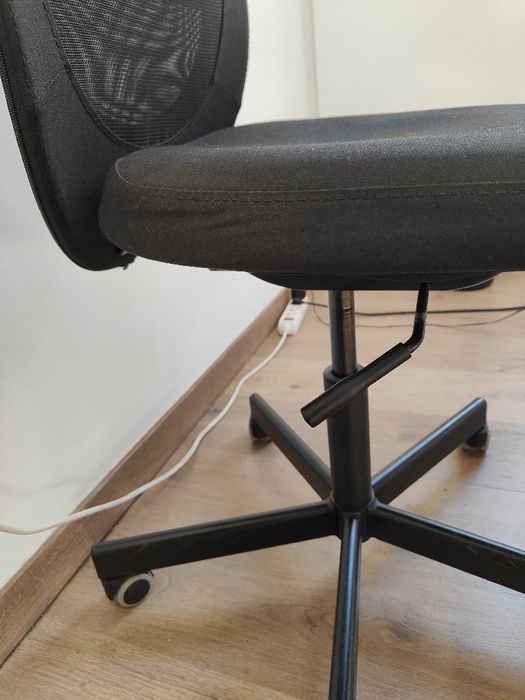 2 Cadeiras de secretária com rodas