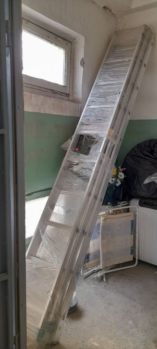 Алюмінієва драбина-стремянка 7,5 метрів трьохсекційна