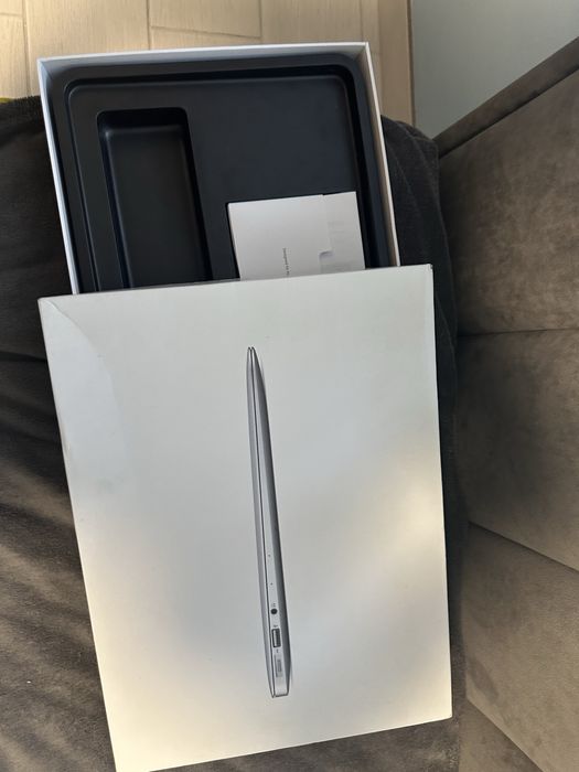 Apple MacBook Air 13 2017 [Intel i5 / 8Gb / 128 Gb]