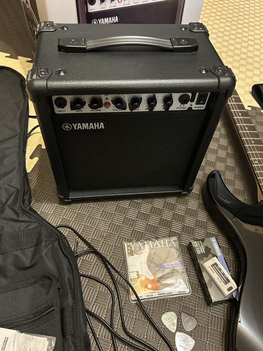 Електрогітара Yamaha